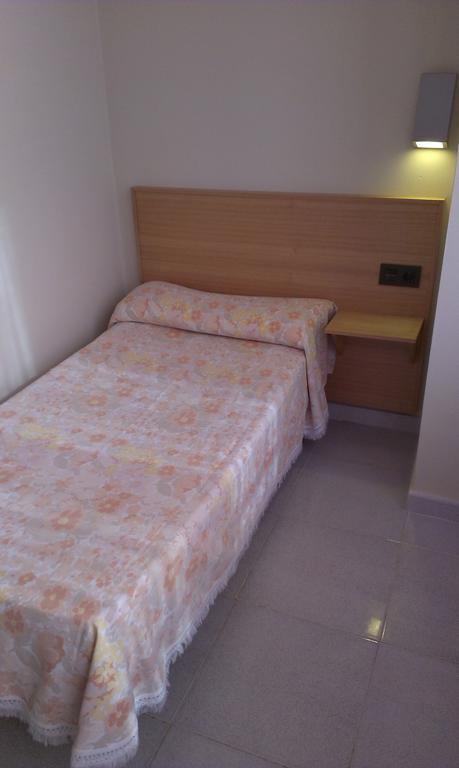 Hostal Bisbal Only Adults No Ac 발렌시아 객실 사진
