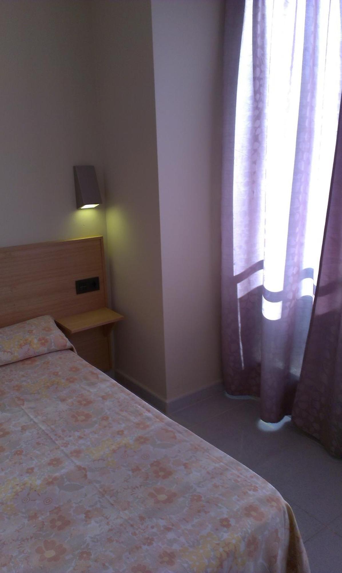 Hostal Bisbal Only Adults No Ac 발렌시아 외부 사진